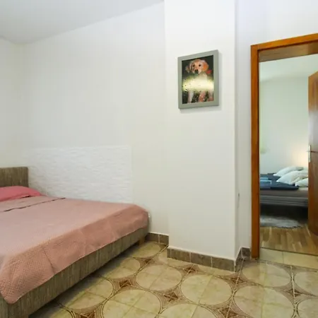 Ferienwohnung Fuer 4 Personen Ca 40 Qm In Pula-fondole, Istrien Istrische Riviera Apartment *