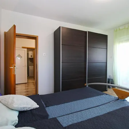 Apartment Ferienwohnung Fuer 4 Personen Ca 40 Qm In Pula-fondole, Istrien Istrische Riviera *