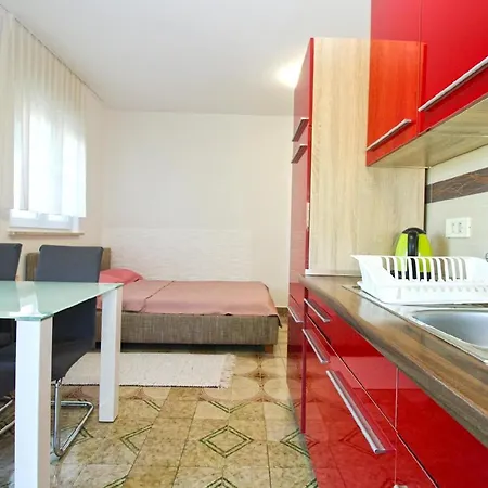 Apartment Ferienwohnung Fuer 4 Personen Ca 40 Qm In Pula-fondole, Istrien Istrische Riviera *